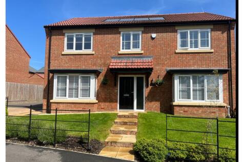 5 bedroom detached house for sale