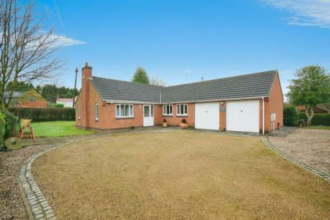 3 bedroom detached bungalow for sale