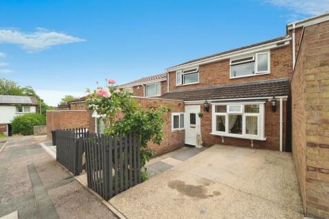 4 bedroom terraced house for sale