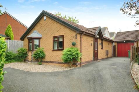 2 bedroom detached bungalow for sale