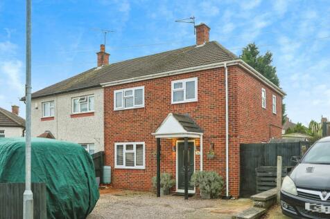 3 bedroom semi-detached house for sale