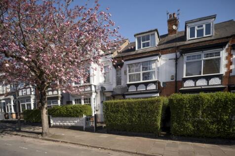 4 bedroom terraced house for sale