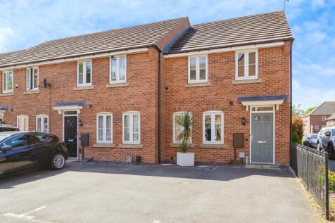 3 bedroom end of terrace house for sale