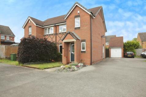 3 bedroom semi-detached house for sale