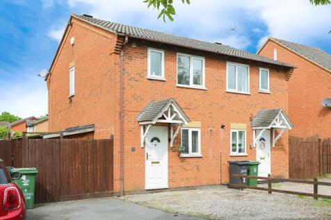 2 bedroom semi-detached house for sale