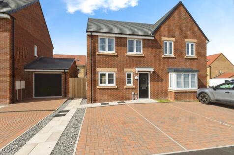 3 bedroom semi-detached house for sale