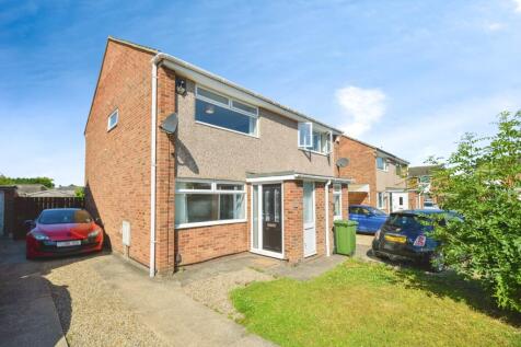 2 bedroom semi-detached house for sale