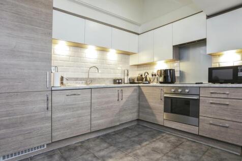1 bedroom maisonette for sale