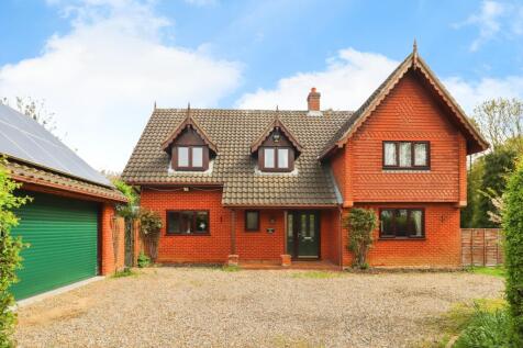 4 bedroom detached house for sale