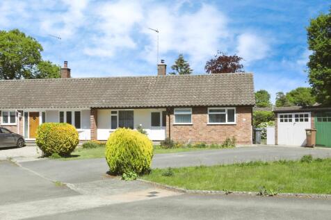 2 bedroom detached bungalow for sale