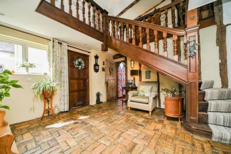 6 bedroom semi-detached house for sale
