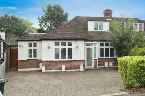 3 bedroom semi-detached house for sale