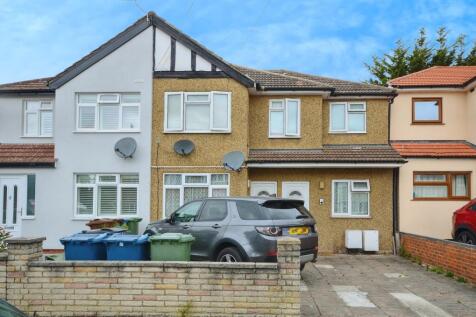 3 bedroom ground floor flat for sale