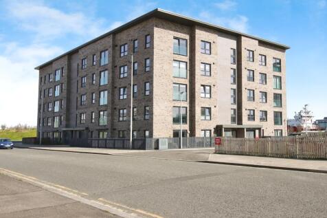 3 bedroom flat for sale