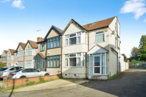 4 bedroom semi-detached house for sale