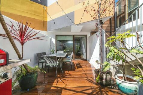 2 bedroom ground floor flat for sale