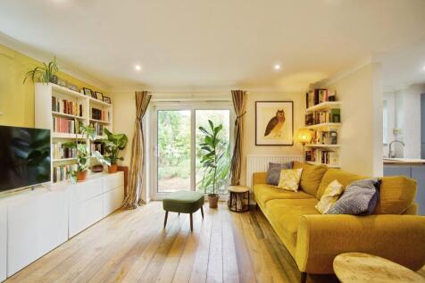 2 bedroom ground floor flat for sale