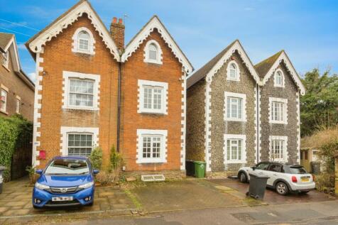 4 bedroom semi-detached house for sale