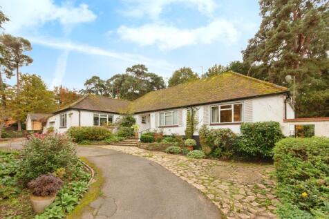 4 bedroom detached bungalow for sale