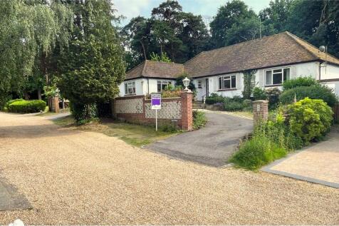 4 bedroom detached bungalow for sale