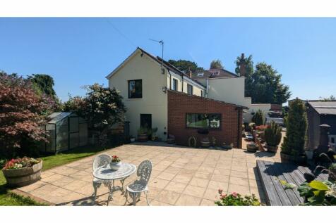 5 bedroom semi-detached house for sale