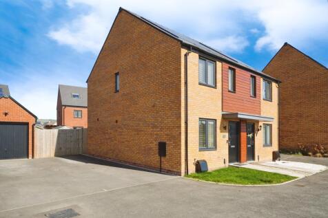 2 bedroom semi-detached house for sale
