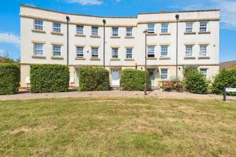 3 bedroom town house for sale