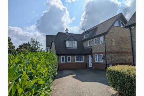 6 bedroom detached house for sale