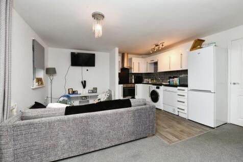 2 bedroom flat for sale
