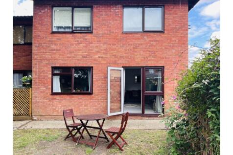 1 bedroom ground floor maisonette for sale