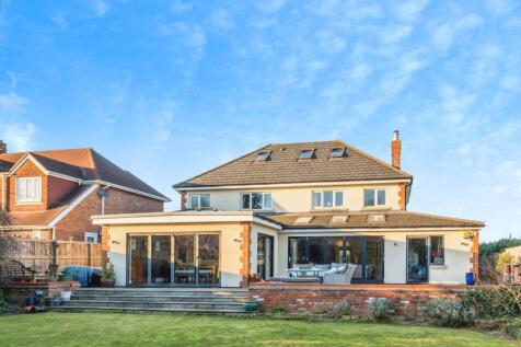 6 bedroom detached house for sale