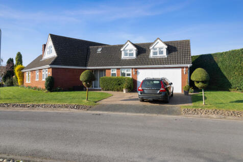 Detached house for sale