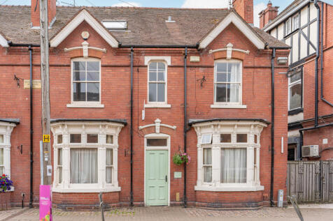 4 bedroom terraced house for sale