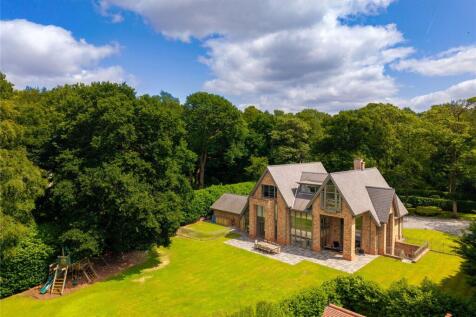 Charcoal Woods, Bowdon, Cheshire, WA14 6 bed detached house for sale