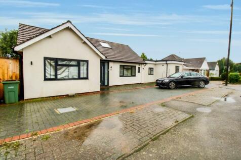 4 bedroom detached bungalow for sale