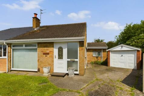 3 bedroom semi-detached bungalow for sale