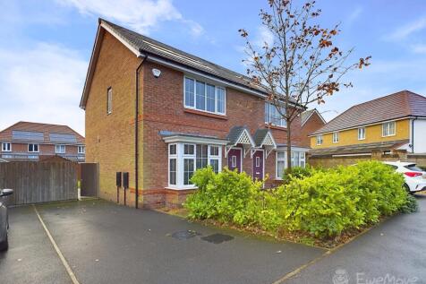 3 bedroom semi-detached house for sale