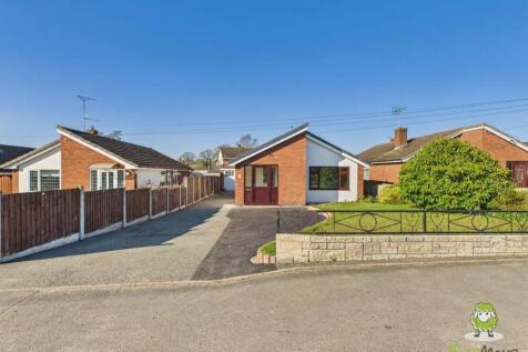 Cross O'Th Hill Road, Malpas SY14 2 bed detached bungalow for sale