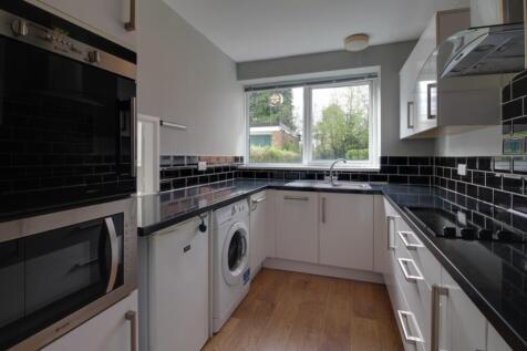 2 bedroom ground floor flat for sale