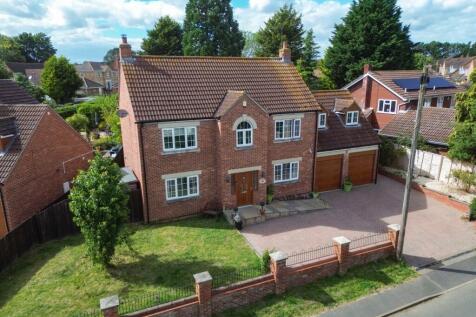 5 bedroom detached house for sale