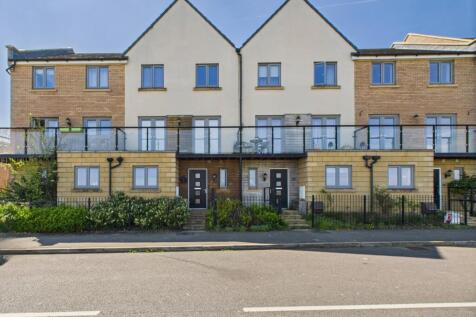 4 bedroom terraced house for sale