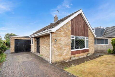 2 bedroom detached bungalow for sale