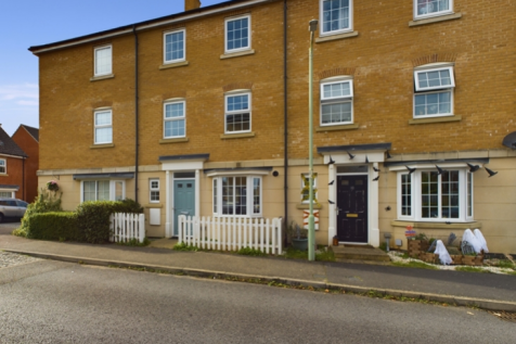 4 bedroom terraced house for sale