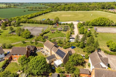 5 bedroom semi-detached house for sale