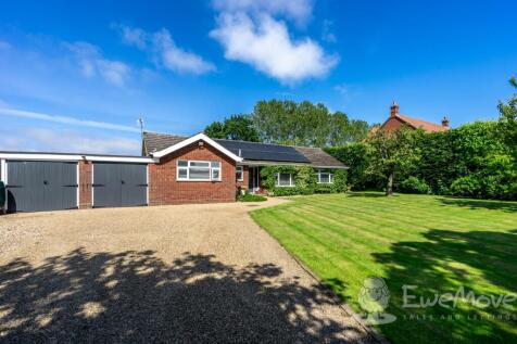 Knapton Green, North Walsham... 4 bed bungalow for sale