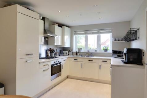 4 bedroom semi-detached house for sale