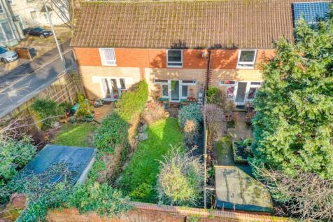 11 Kilkenny Avenue, Taunton 2 bed terraced house for sale