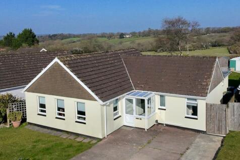 Four Ways Drive, Chulmleigh EX18 4 bed detached bungalow for sale