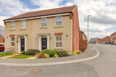 14 Boles Road, Bishops Lydeard, Taunton 3 bed semi
