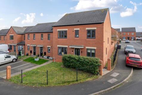 Kirkwall Crescent, Wolverhampton... 4 bed detached house for sale